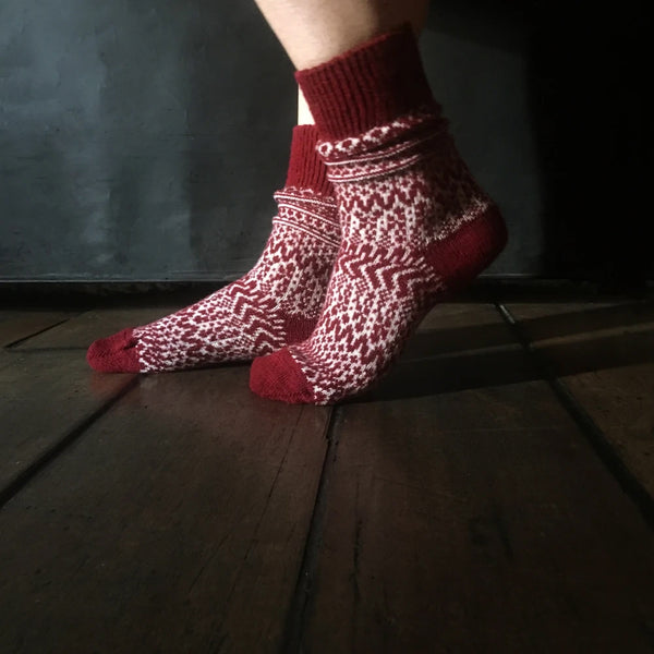 Wool Jacquard Red Socks | NISHIGUCHI KUTSUSHITA